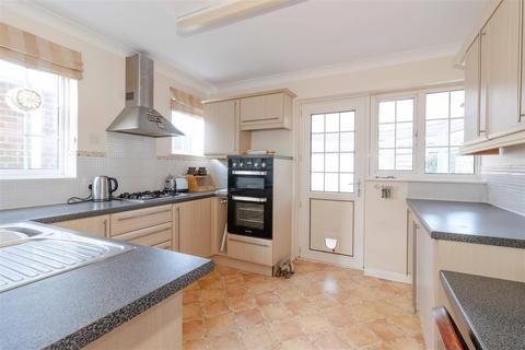 17 Jersey Road, Ferring, Worthing, BN12 5PY