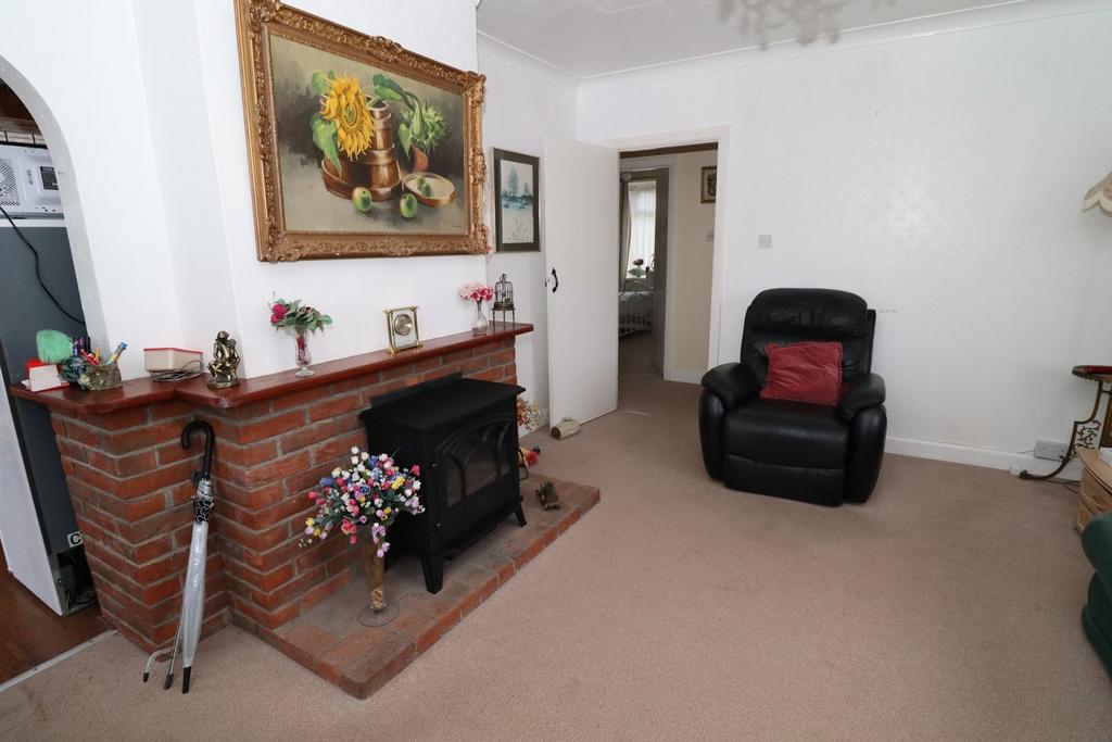 Pembury Grove, BexhillonSea, TN39 2 bed detached bungalow for sale