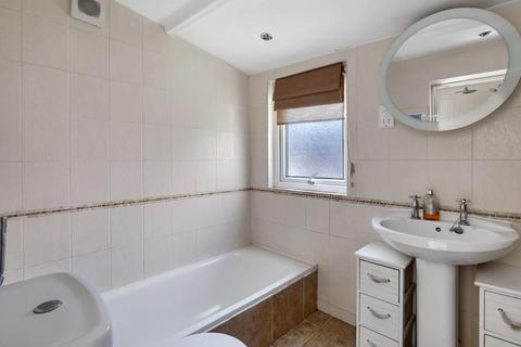 62 Station Road, London, SE20 7BJ