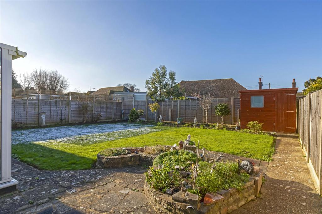 Frobisher Close, GoringBySea, Worthing 2 bed detached bungalow £475,000