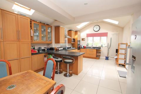 64 Stanley Park Road, Carshalton, SM5 3HW