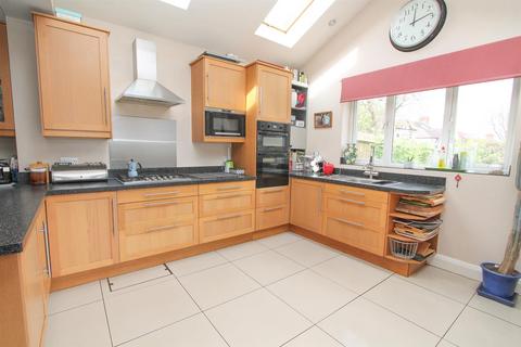 64 Stanley Park Road, Carshalton, SM5 3HW
