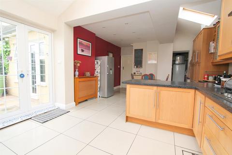 64 Stanley Park Road, Carshalton, SM5 3HW