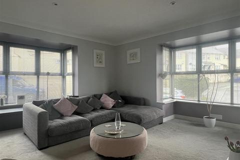 2 Lovering Road, St Austell, PL25 3QH