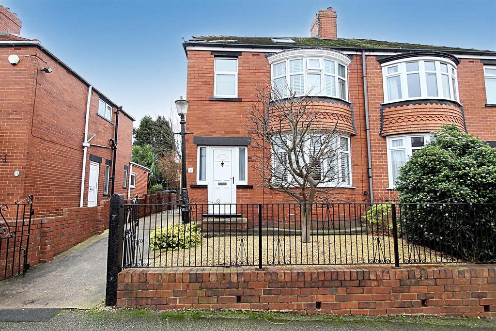 Queensway, Gawber, Barnsley S75 2QF 4 bed semidetached house for sale