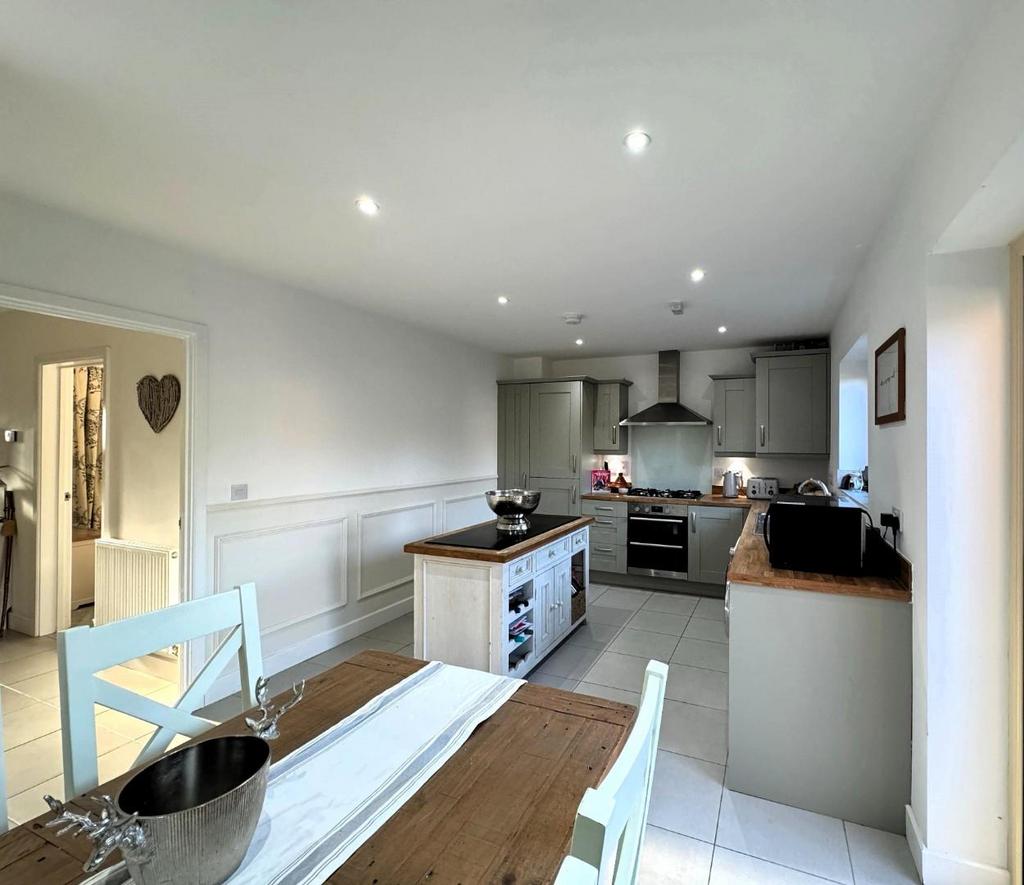 Kitchen/Breakfast Room