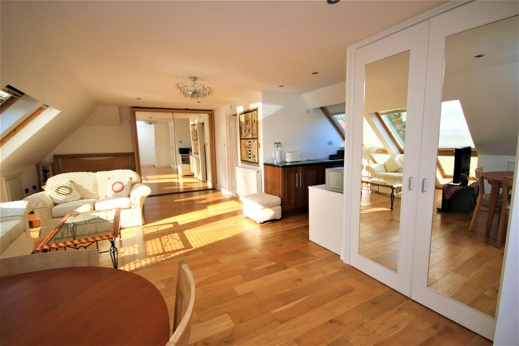 Bedroom 5/loft room: pic. 1