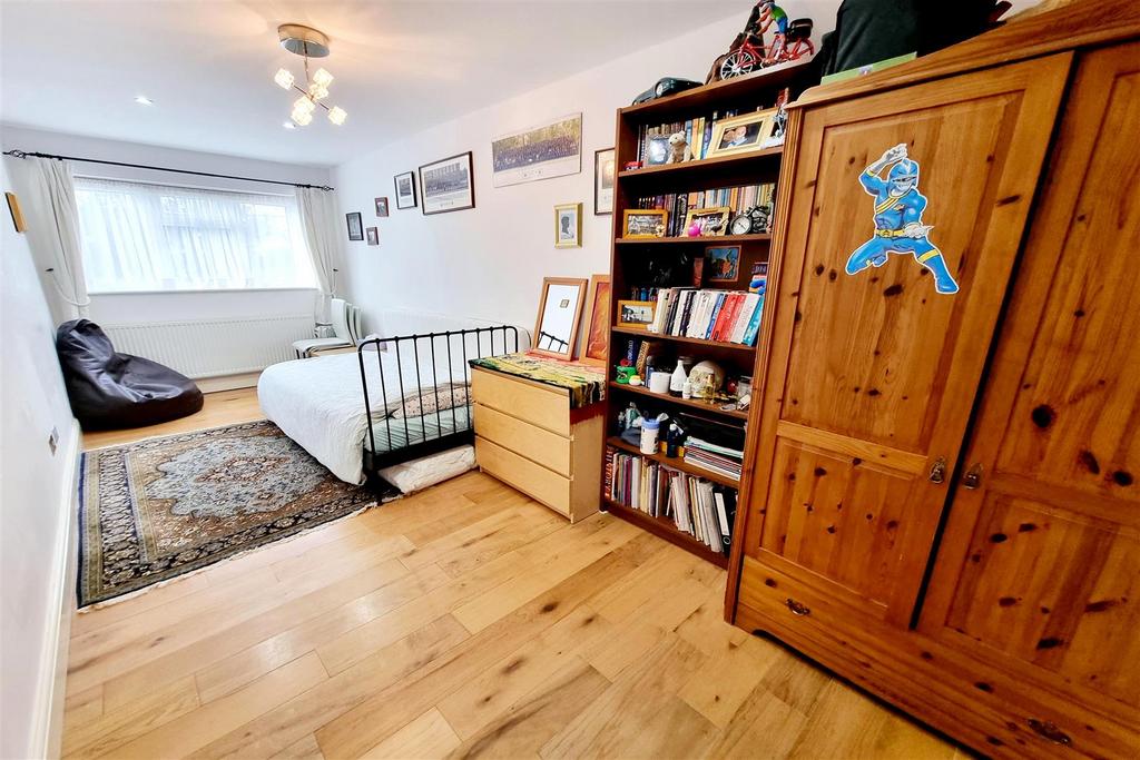 Bedroom 2: