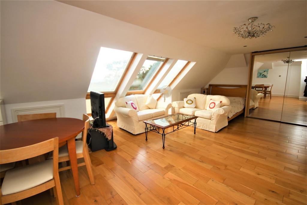 Bedroom 5/loft room: pic. 2
