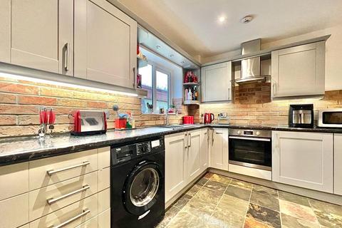 14 Camborne Way, Monk Bretton, Barnsley, S71 2NR