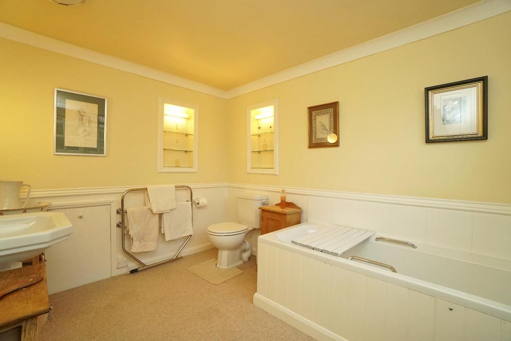 Ensuite Bathroom