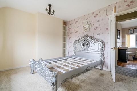 162 Broadway, Horsforth, Leeds, LS18 4HQ