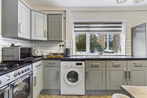 98 Beech Street, South Elmsall, Pontefract, WF9 2LT