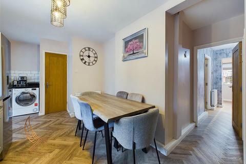 98 Beech Street, South Elmsall, Pontefract, WF9 2LT
