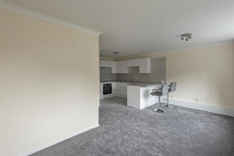 2 bedroom flat for sale, Clarendon Road, Harpenden