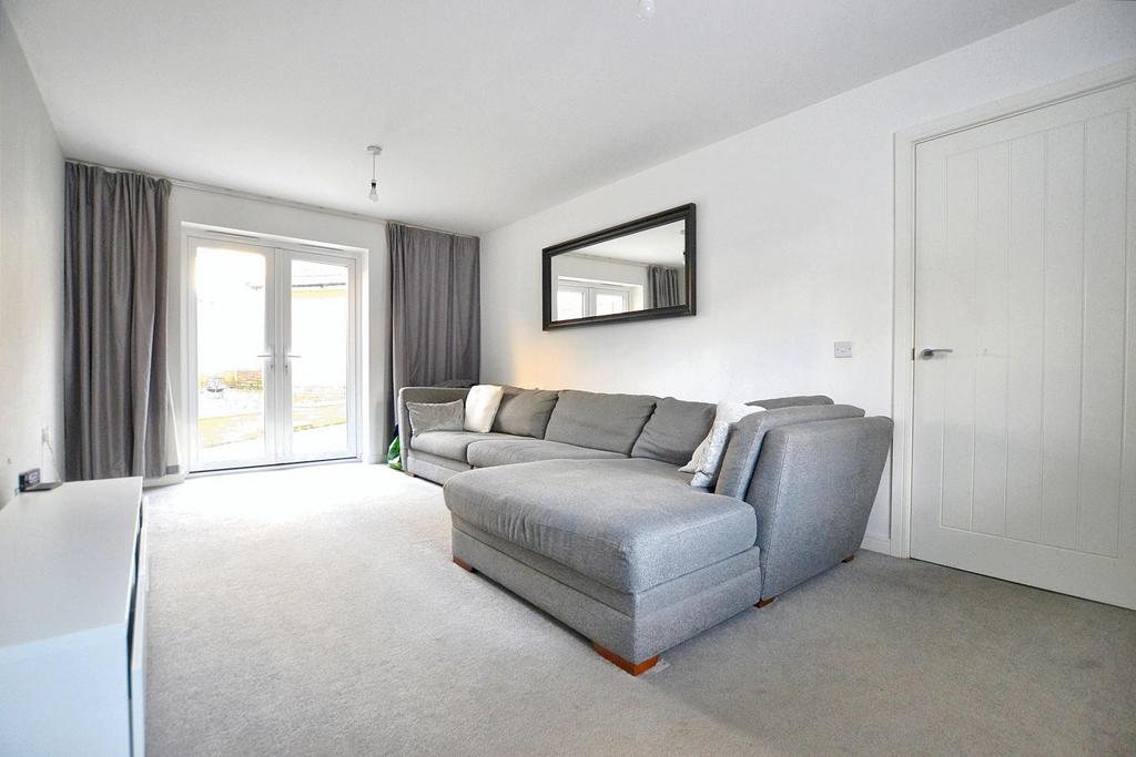 Maes Knoll Drive, Whitchurch, Bristol 3 bed semidetached house for