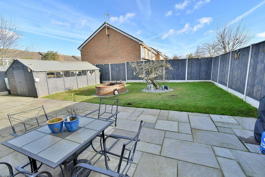 Barns Road, Ferndown, BH22 3 bed semidetached bungalow for sale £400,000