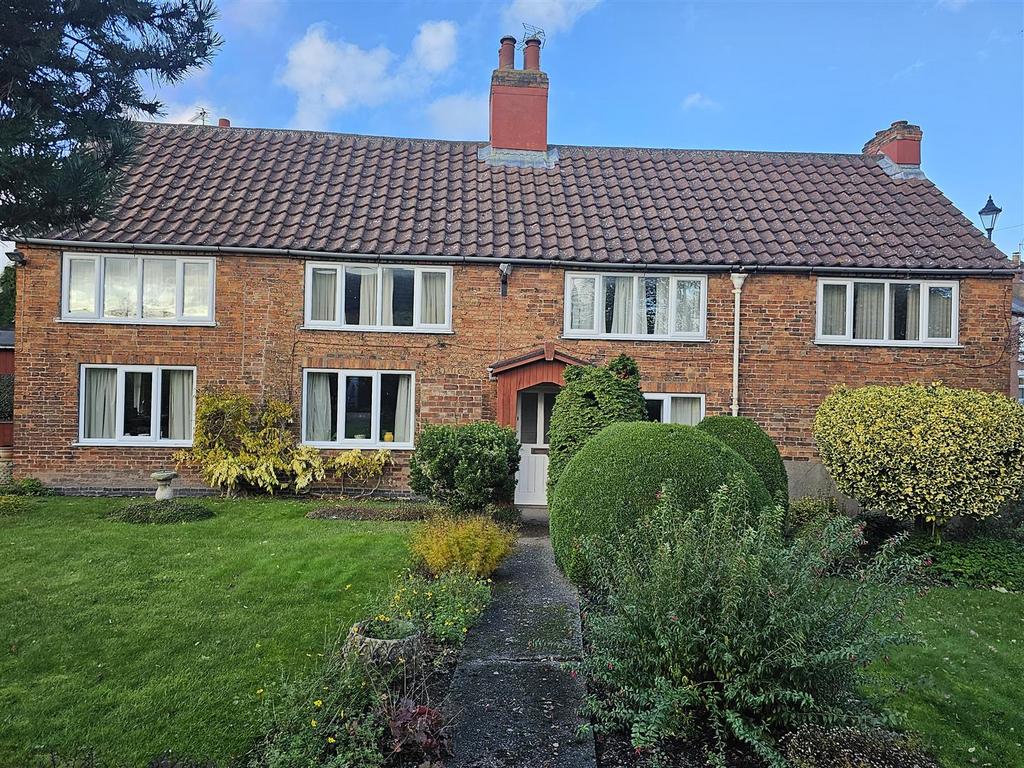 Newcastle Street, Tuxford NG22 3 bed detached house for sale £280,000