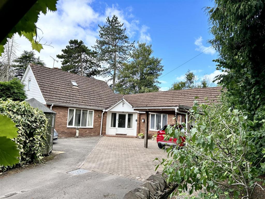 Aylestone Hill, Hereford HR1 3 bed detached bungalow for sale £630,000