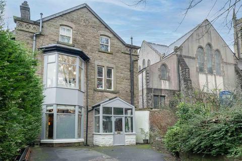5 bedroom end of terrace house for sale, Hardwick Mount, Buxton