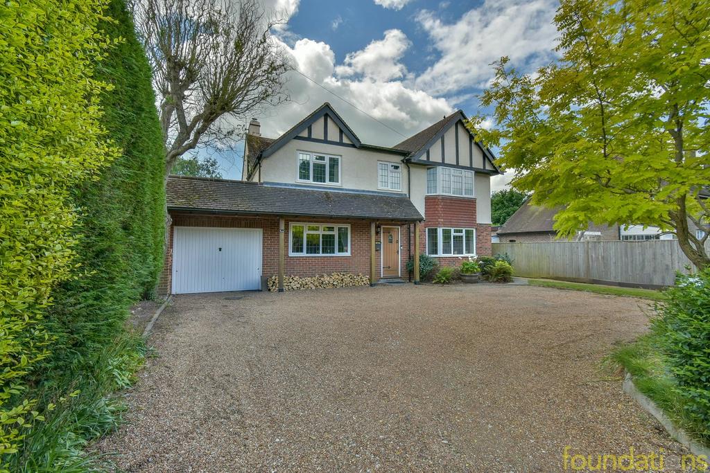 Barnhorn Road, BexhillonSea, TN39 5 bed detached house for sale £