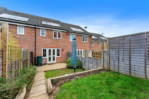 30 Clayhanger, Guildford, GU4 7XT