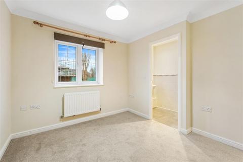 30 Clayhanger, Guildford, GU4 7XT