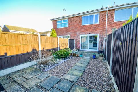 2 bedroom terraced house for sale - Broomhill Close, Eckington, Sheffield, S21