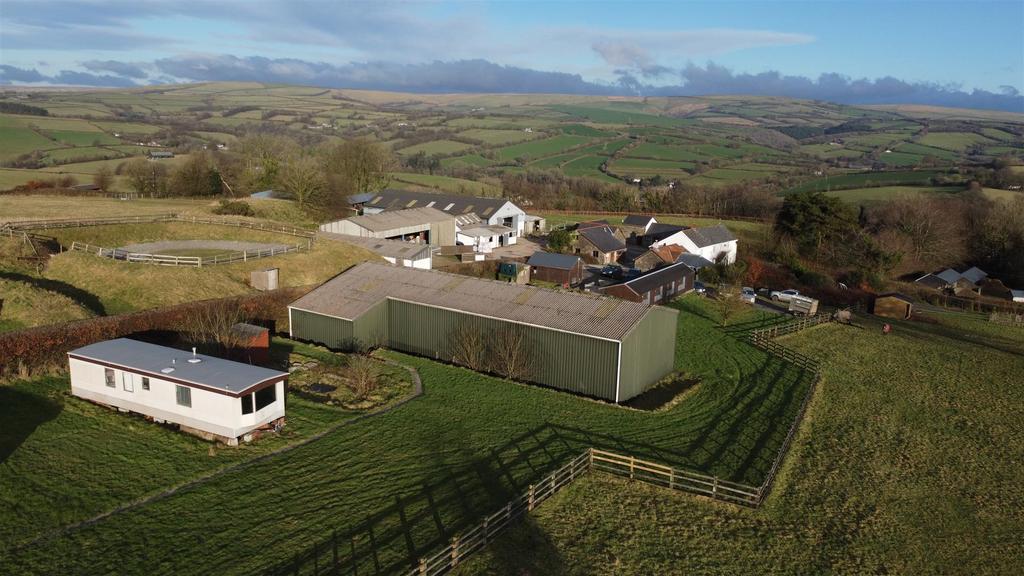 Near Brayford 5 bed property with land for sale £225,000