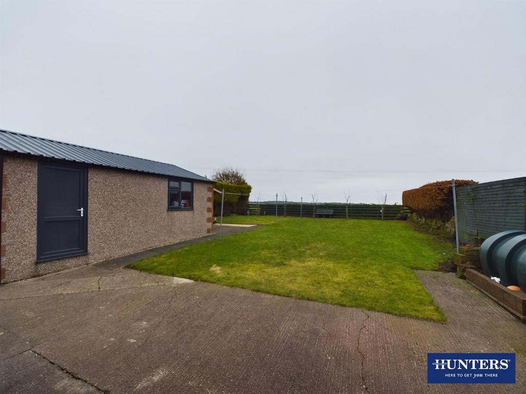Eaglesfield, Lockerbie, DG11 3 bed detached house £250,000