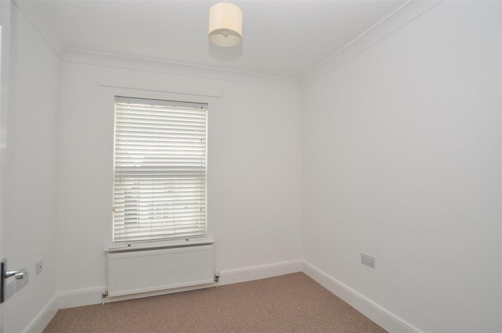 Cambridge Road, Hitchin 2 bed flat for sale £260,000