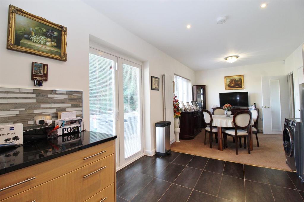 Swanland Road, North Mymms AL9 5 bed detached house for sale £1,175,000