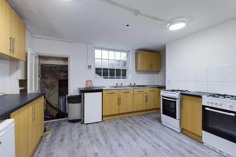 8 bedroom terraced house to rent, Charles Street, Brighton