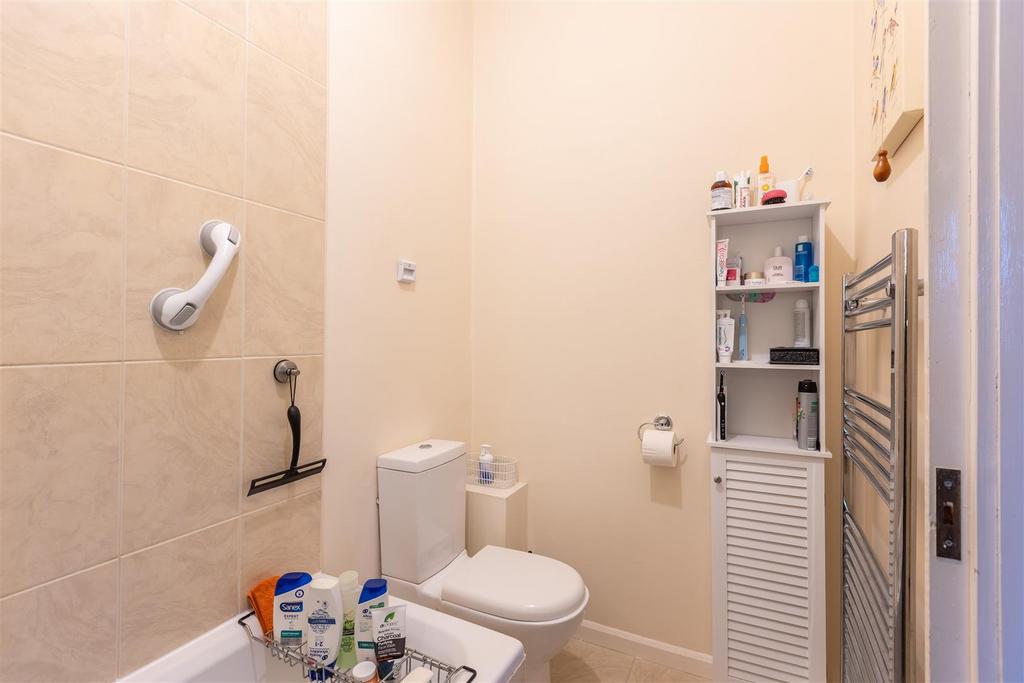 Kirkdale Court 4 Bathroom-1.jpg