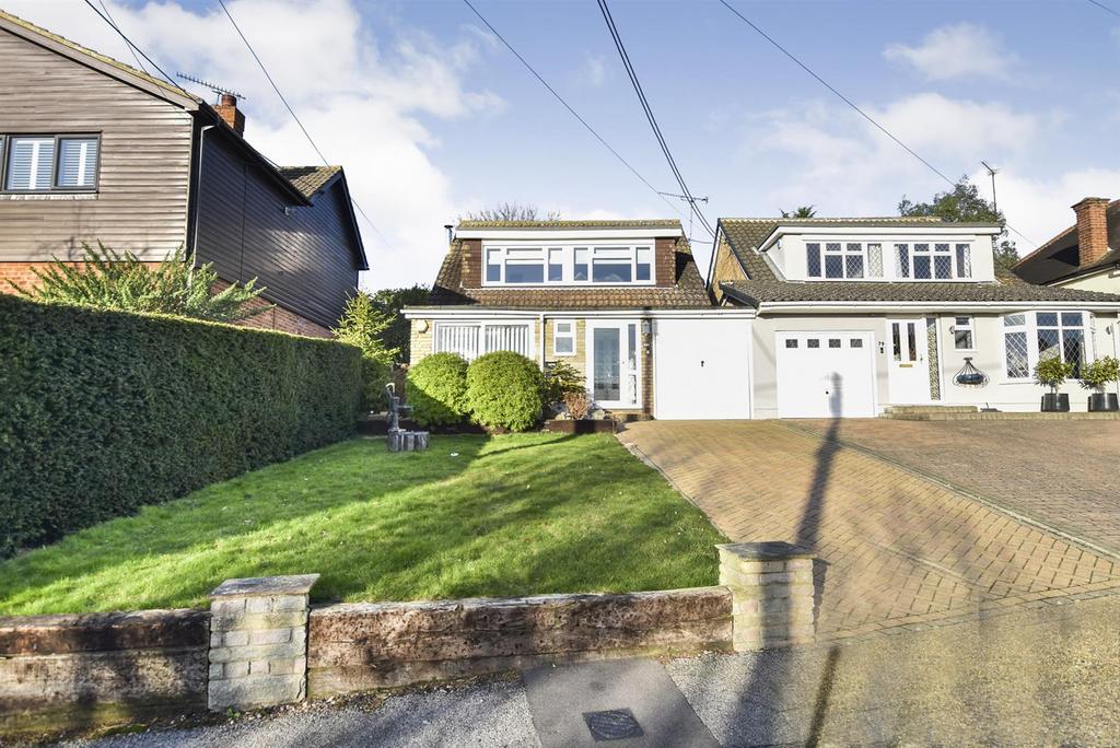 Underhill Road, Benfleet 3 bed chalet £500,000
