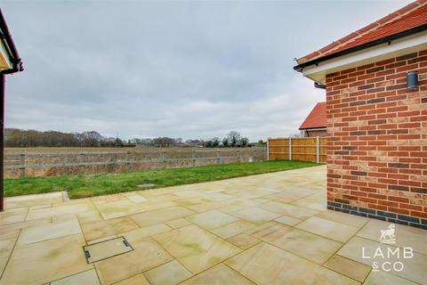 3 bedroom detached bungalow for sale, Betts Green Road, Little Clacton CO16