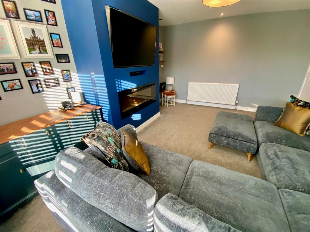 Manor park 44 lounge 2.jpg
