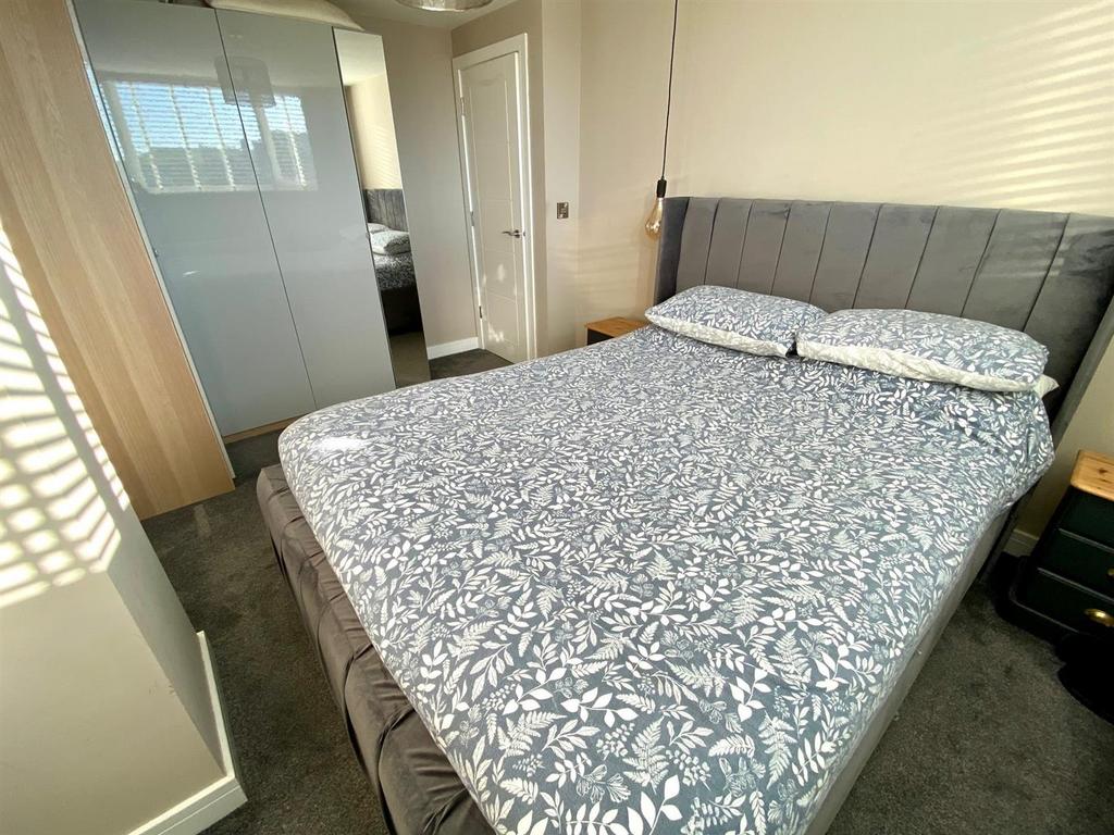 Manor park 44 bed 1 1.jpg