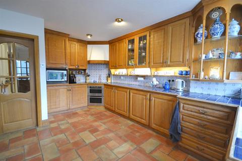6 bedroom detached bungalow for sale, Cropwell Road, Radcliffe on Trent, Nottingham