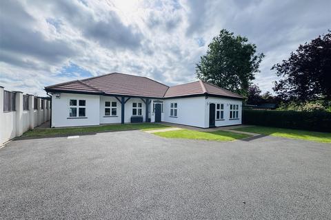 6 bedroom detached bungalow for sale, Cropwell Road, Radcliffe on Trent, Nottingham