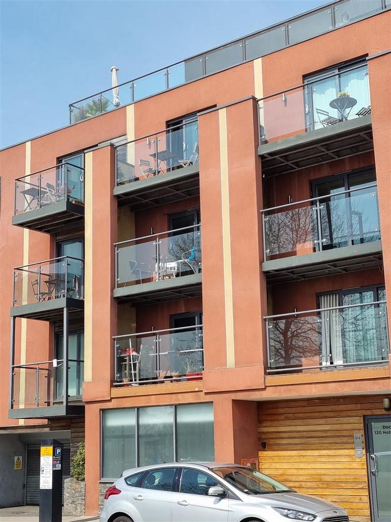 Exterior 2.jpg