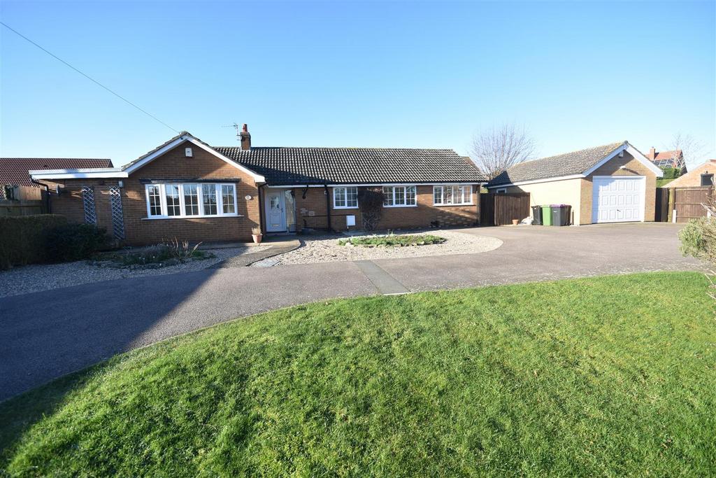 Main Road, Long Bennington, Newark 3 bed detached bungalow £469,950
