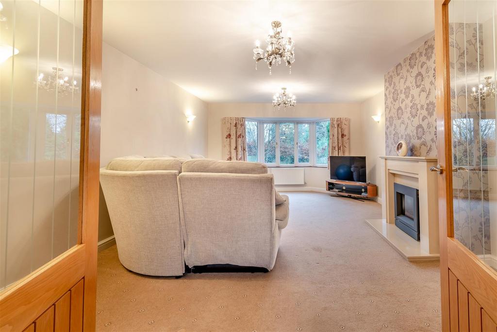8581163-interior30.jpg