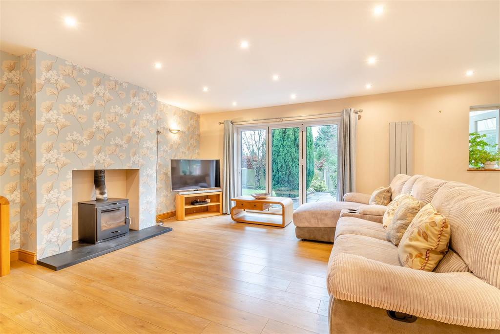 8581163-interior35.jpg