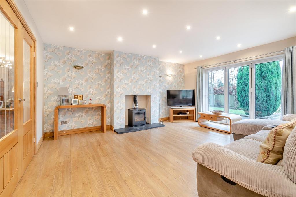 8581163-interior34.jpg