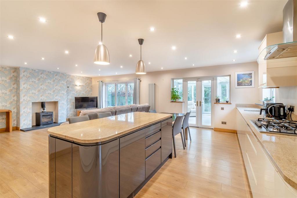 8581163-interior44.jpg