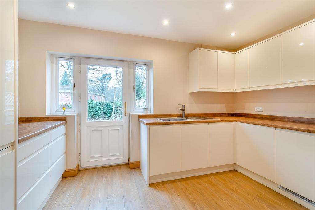 8581163-interior47.jpg