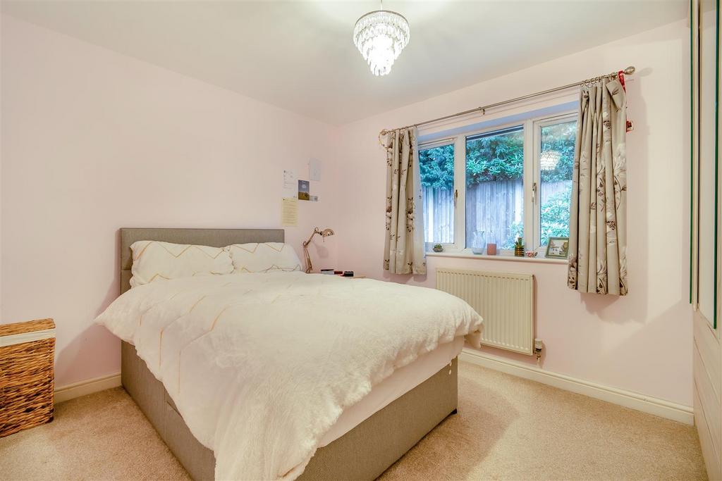8581163-interior15.jpg