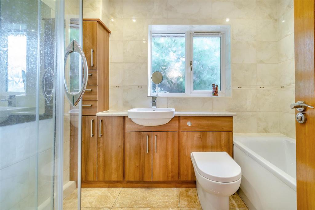 8581163-interior10.jpg