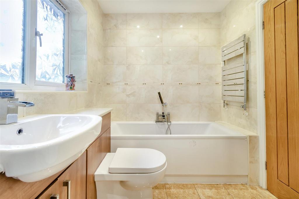 8581163-interior11.jpg